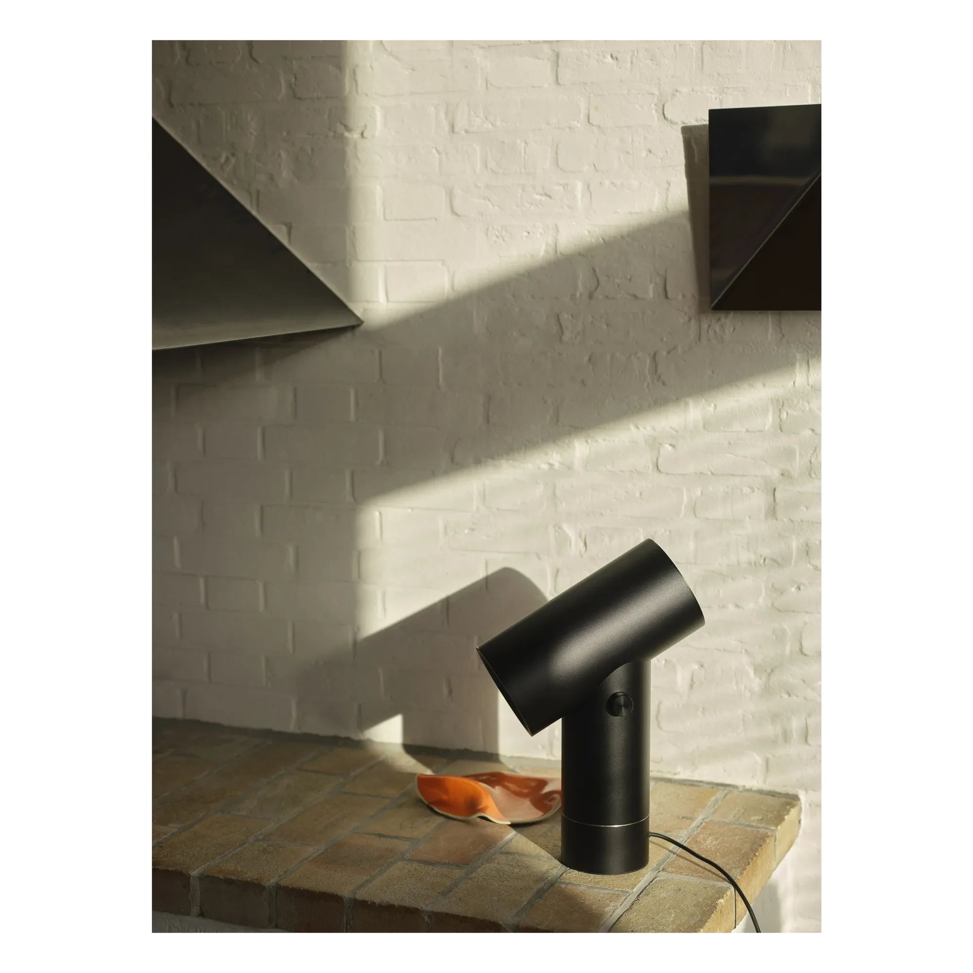 Muuto - Lámpara de mesa Beam, Tom Chung | Negra