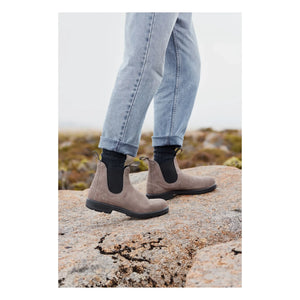 Blundstone - Botas Chelsea Originales de Ante Engrasado - Colección Adultos | Gris Claro