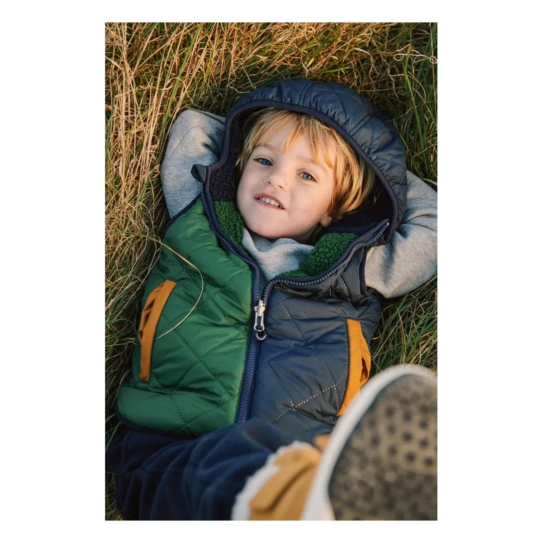 Liewood - Diana Chaleco estilo Sherpa, fabricado con fibras recicladas | azul noche