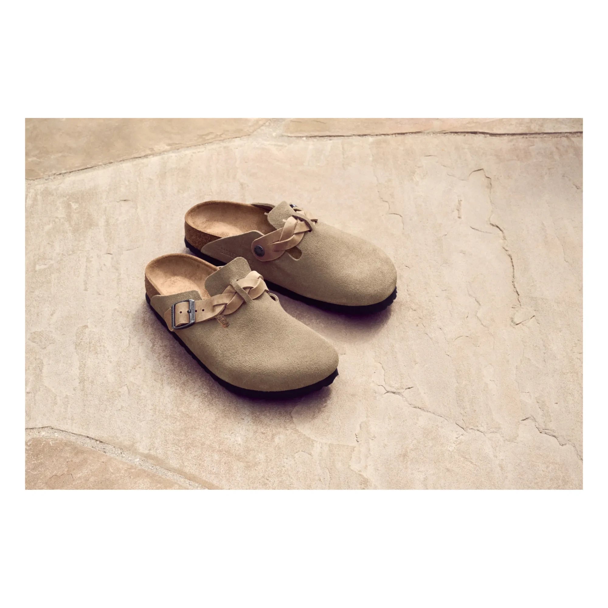 BIRKENSTOCK - Sandalias zueco Boston trenzado de horma estrecha | Marrón empolvado