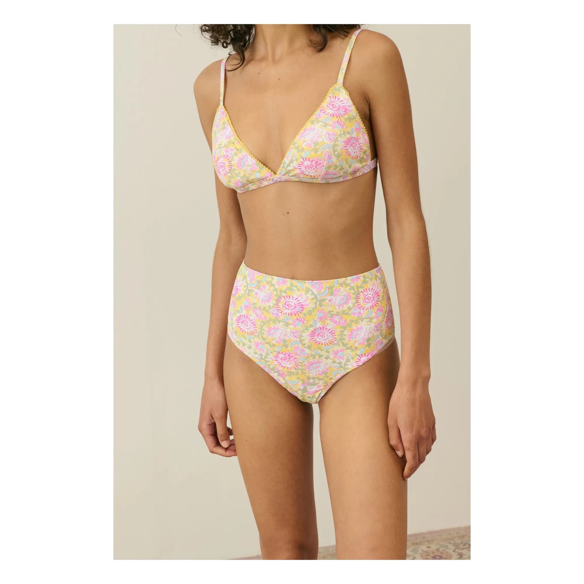 Louise Misha - Parte de arriba de bikini Vasalia de fibra reciclada - Colección Mujer | Amarillo