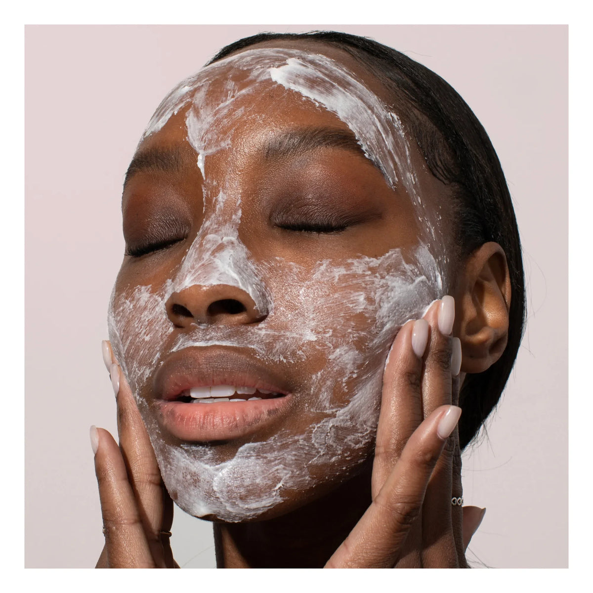 Odacité - Exfoliante hidratante diario con perlas de jojoba - 50 ml