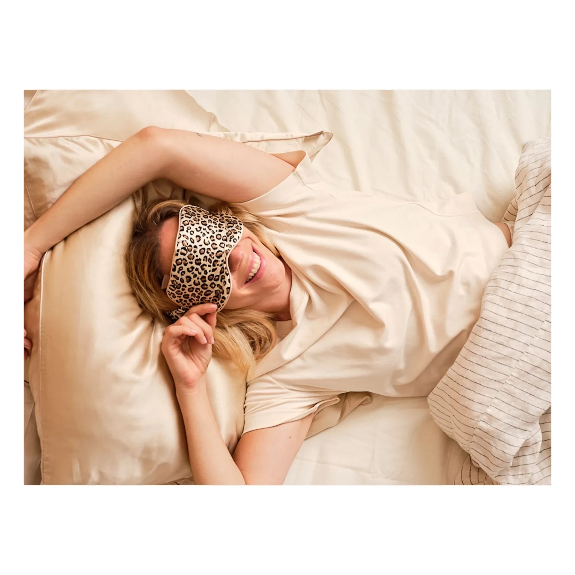 Emily's Pillow - Antifaz de seda estampado de leopardo