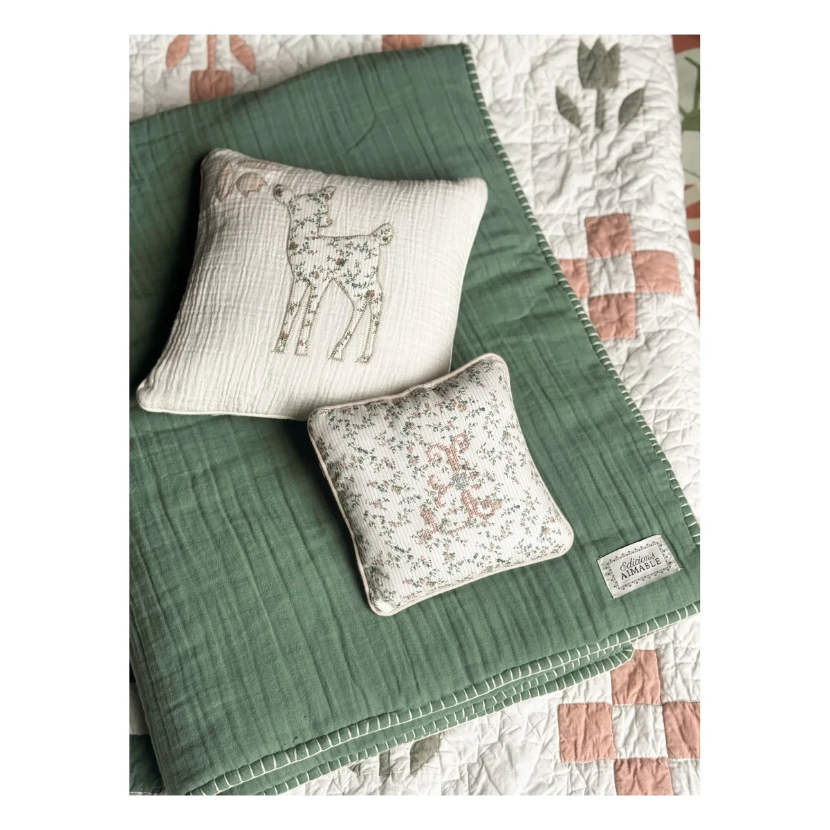 Editions Aimable - Manta Pablo | Gasa verde musgo