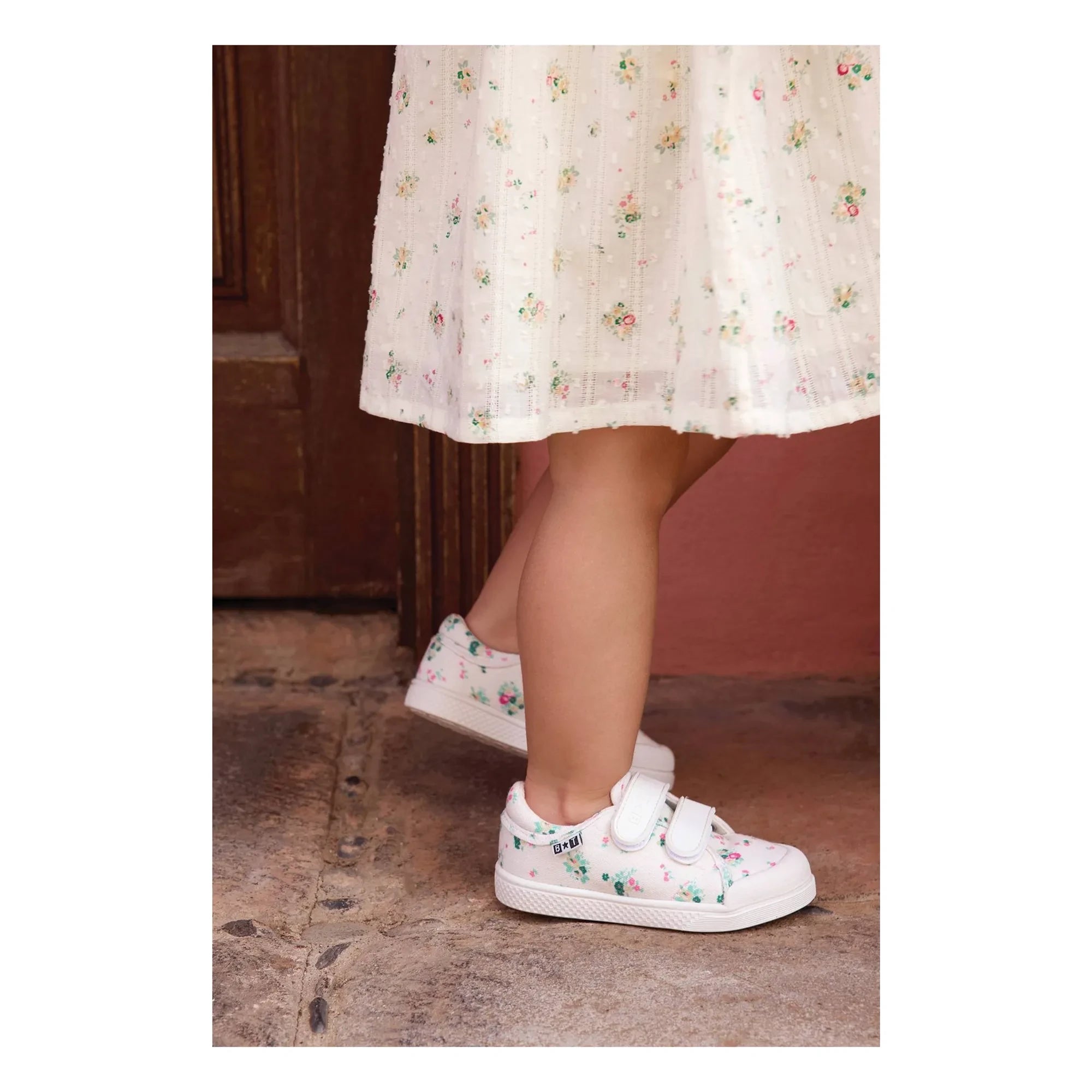 Bonton - Zapatillas Izy con flores y rayas | Crudo