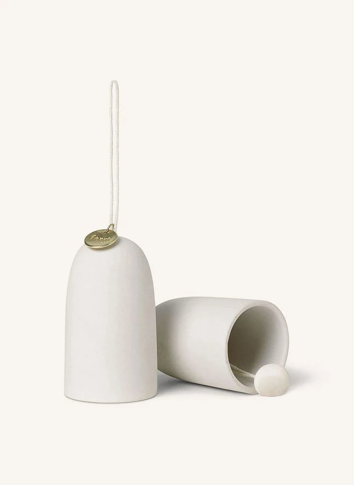 Ferm Living - Campanas de Cerámica de Navidad - Set de 2 | Blanco
