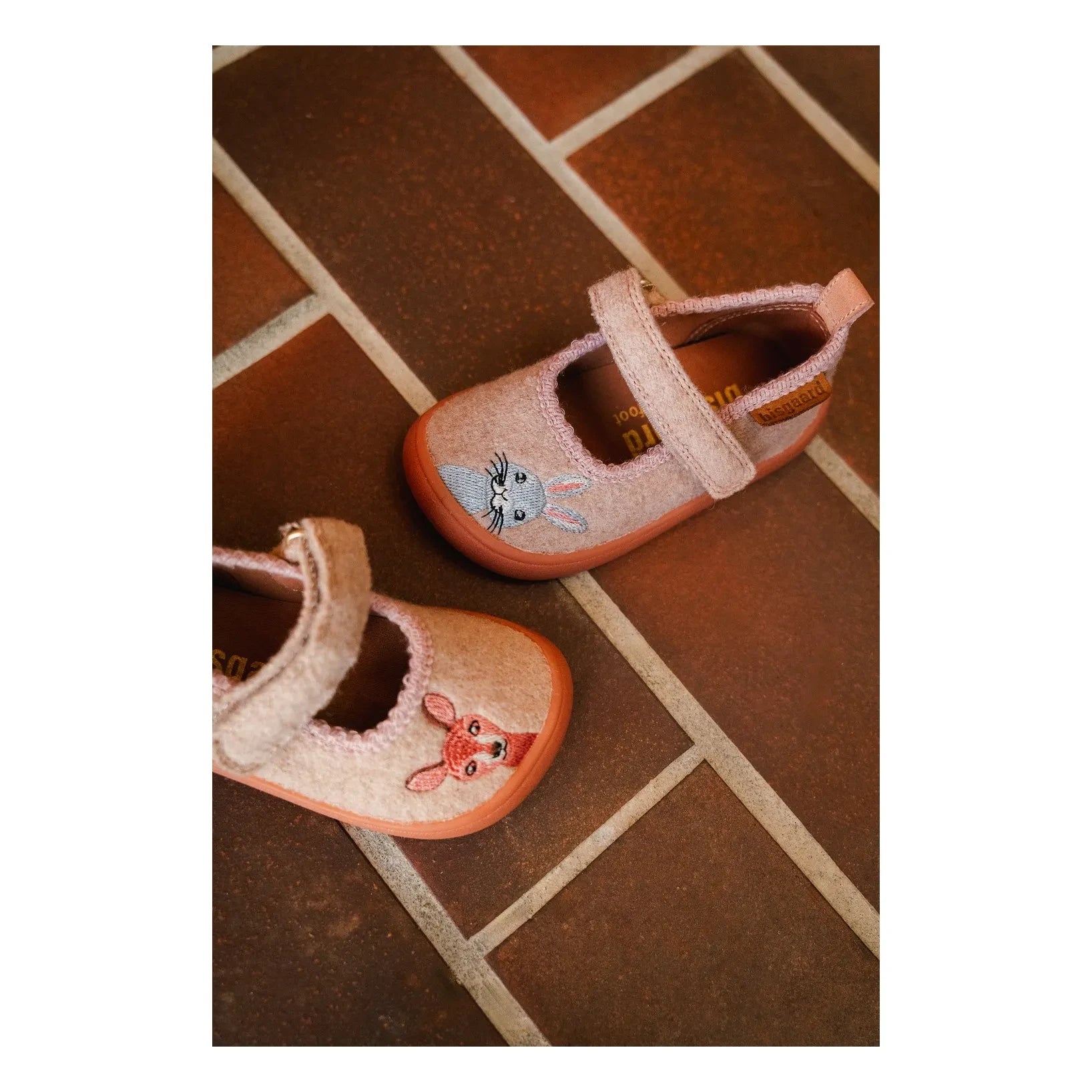 bisgaard - Pantuflas a rayas Bambi descalzo | Arena