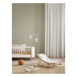 Oliver Furniture - Sillón Mecedor de Roble para Bebés | Blanco
