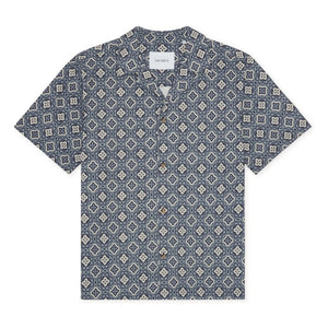Les Deux - Camisa de manga corta de algodón orgánico Lukas Arabesque | Azul
