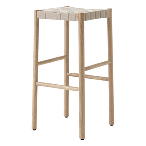 & Tradition - Taburete Betty Bar con base de madera - Thau & Kallio