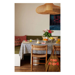 Rose in April - Thelma Graou mantel | Avena