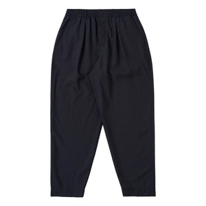Universal Works - Pantalón de traje tropical plisado | Azul oscuro