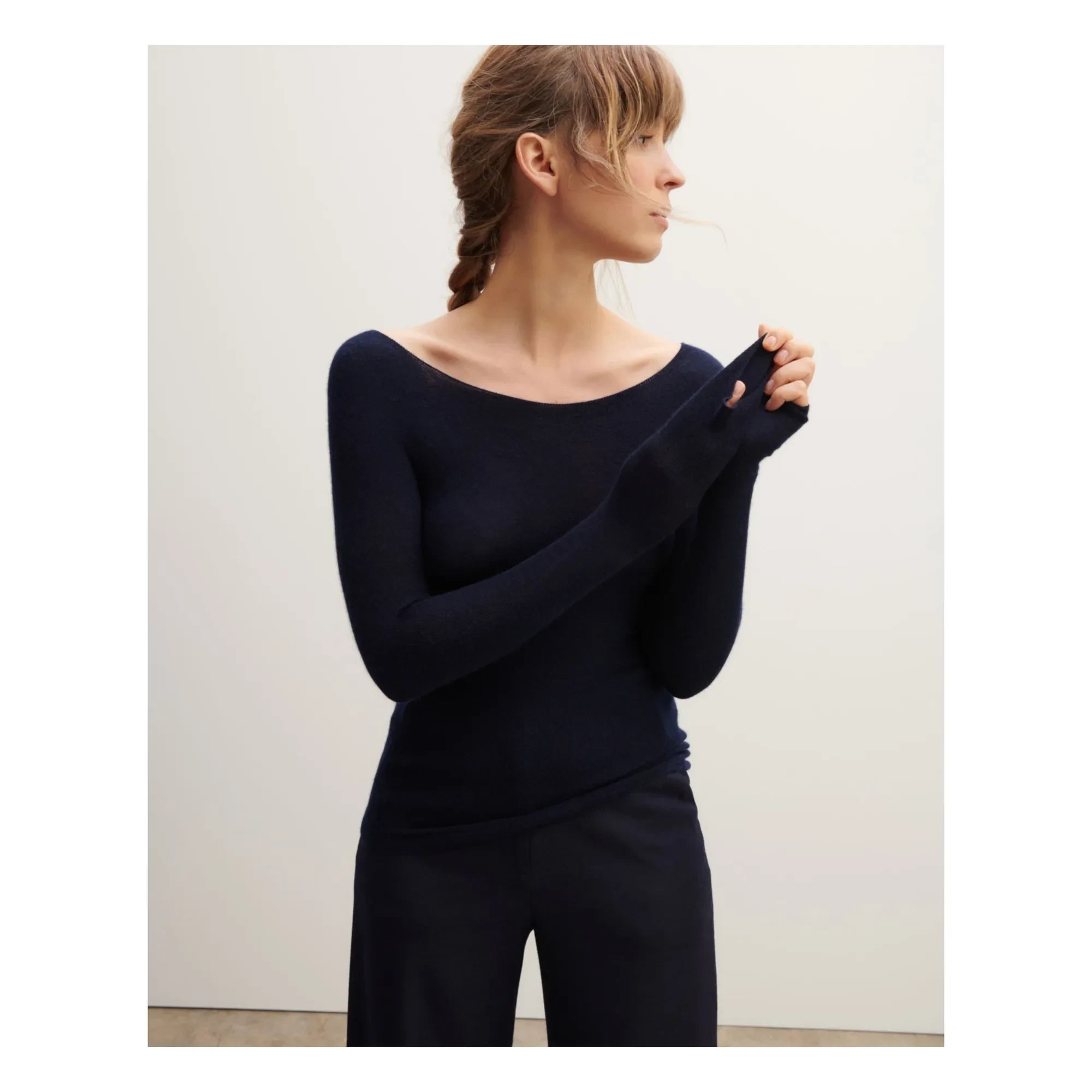Bompard - Suéter de cuello redondo ultrasuave de cachemira sin costuras | Negro