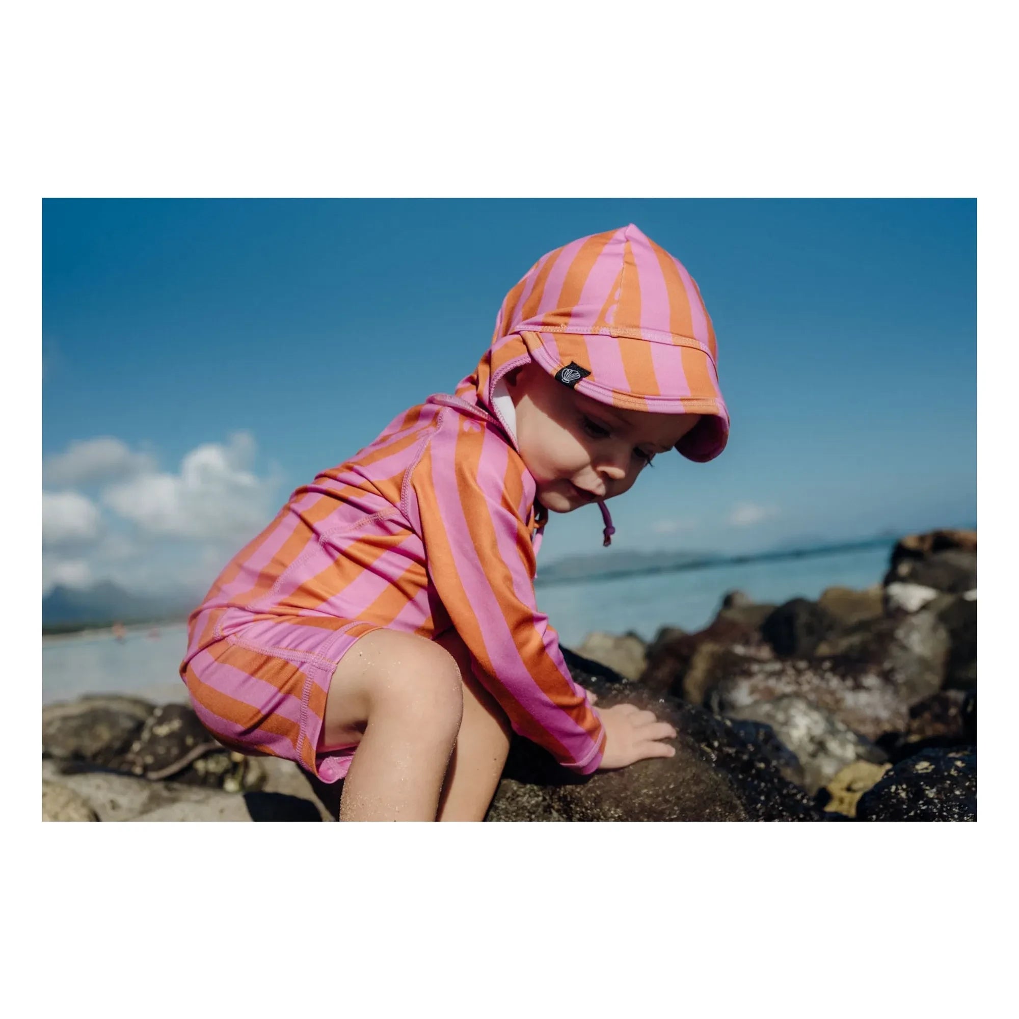 Beach & Bandits - Sombrero con Protección UV de Rayas Aloha con Fibras Recicladas | Rosa