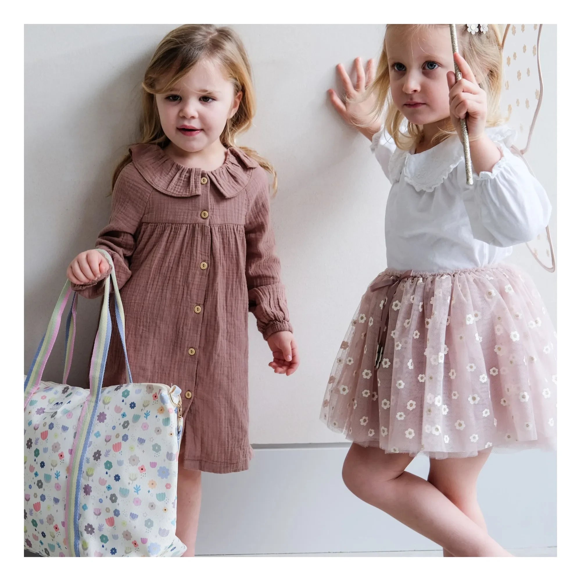 Mimi & Lula - Bolsa de fin de semana con estampado floral | Crudo