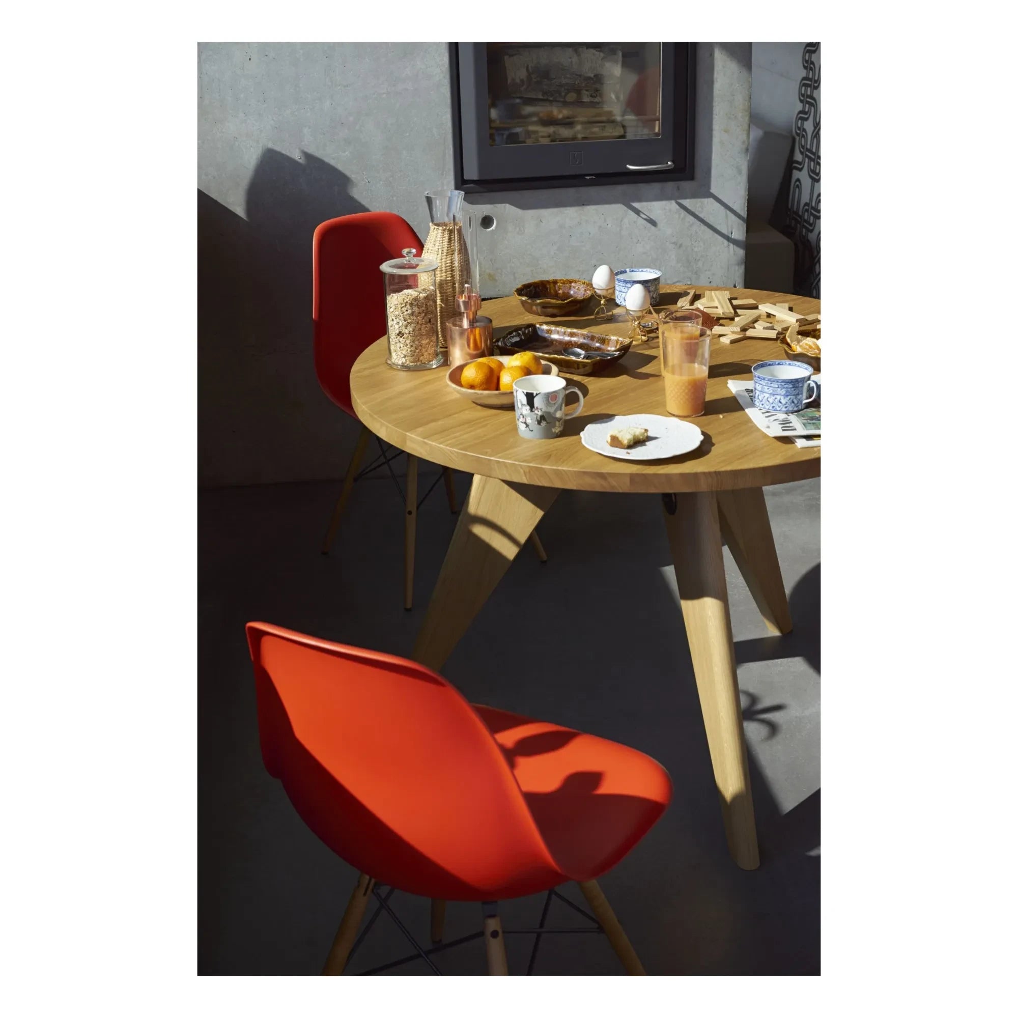 Vitra - Silla de plástico DSW - base de arce - Charles & Ray Eames | Rojo amapola