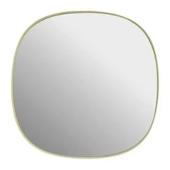 Muuto - Espejo de pared enmarcado 40x40 cm | Amarillo pálido