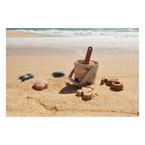 Liewood - Cubo y accesorios de playa Gilma | Animales marinos/Color arena