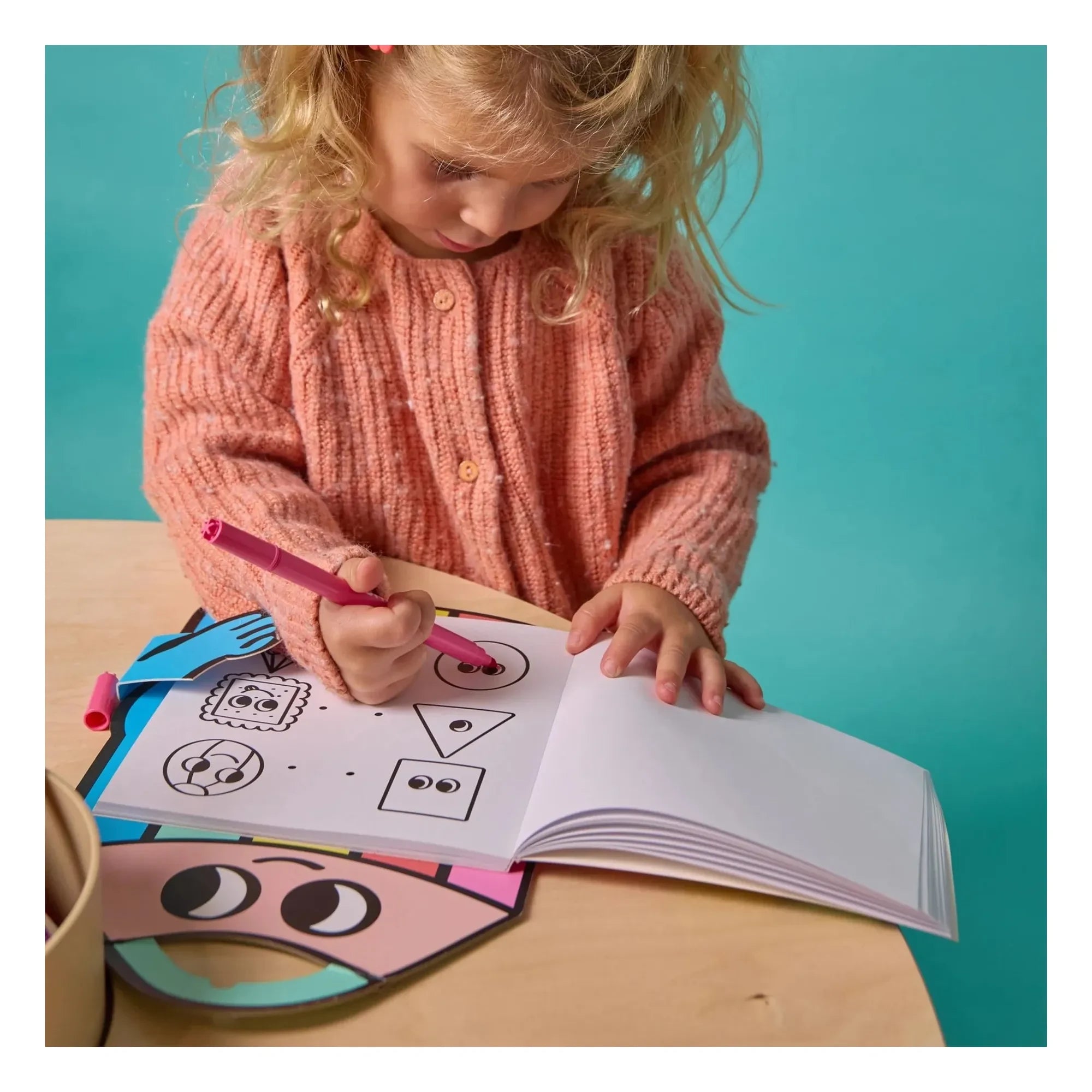 Omy - Libro de actividades Formas Montessori