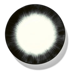 Serax - Plato de postre diseñado por Ann Demeulemeester