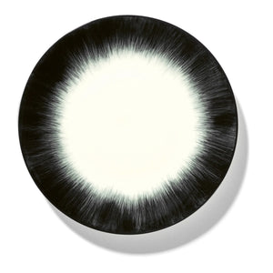 Serax - Plato de postre diseñado por Ann Demeulemeester