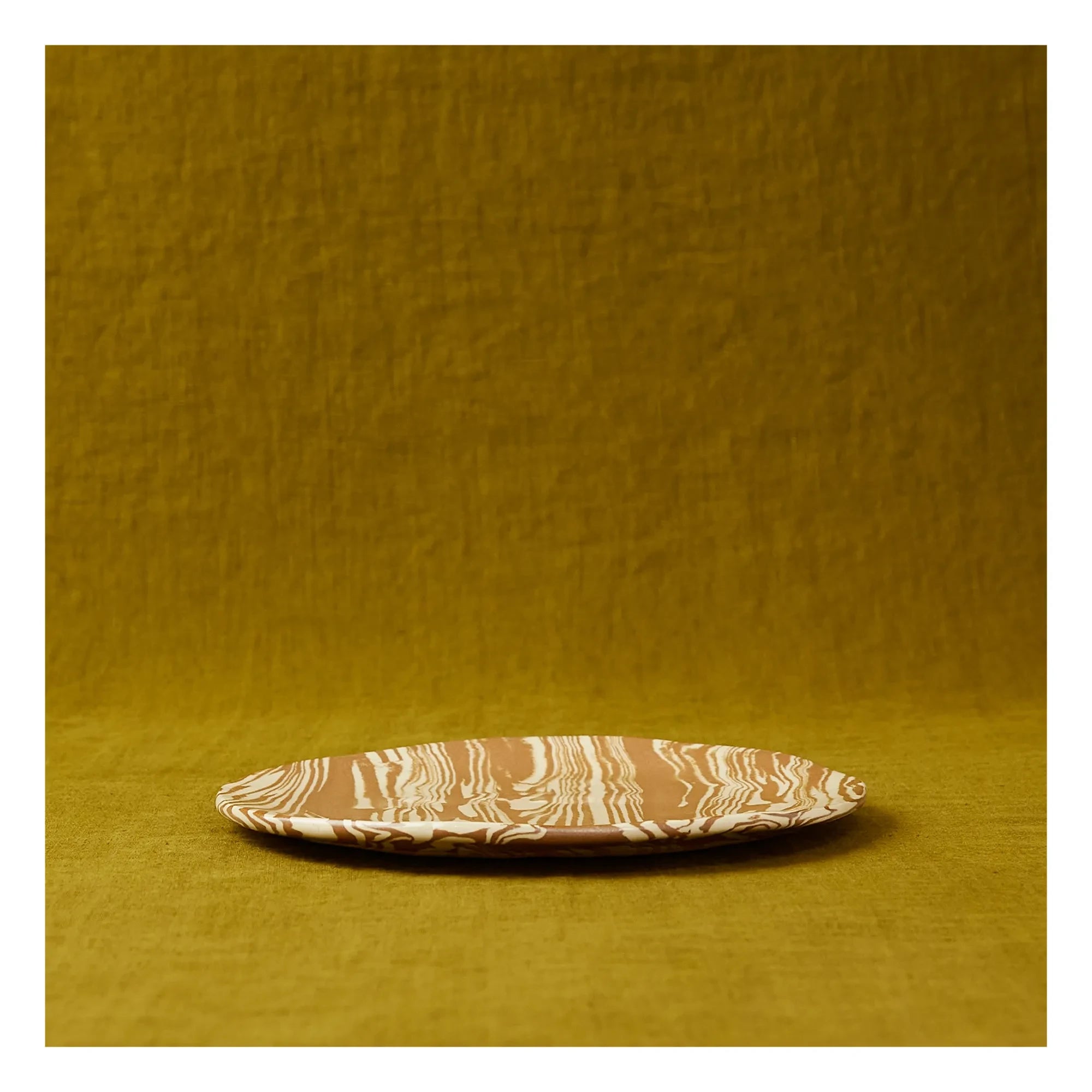 Franca Atelier - Platos Mixtos de Arcilla - Set de 2 | Mármol Marrón