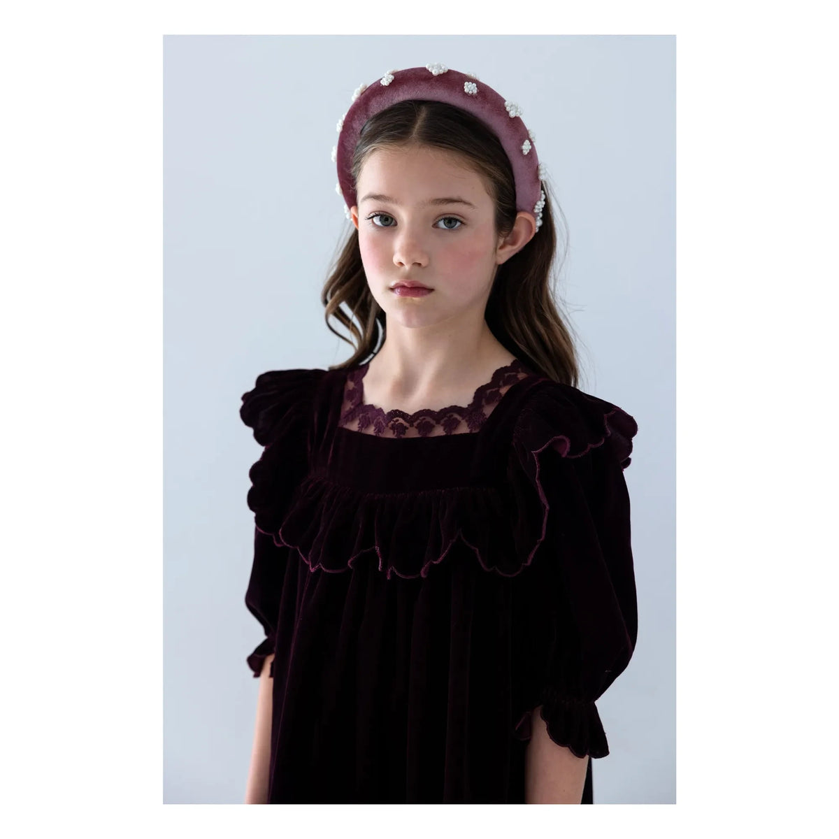 petite Amalie - Vestido Cuadrado de Terciopelo y Encaje | Ciruela