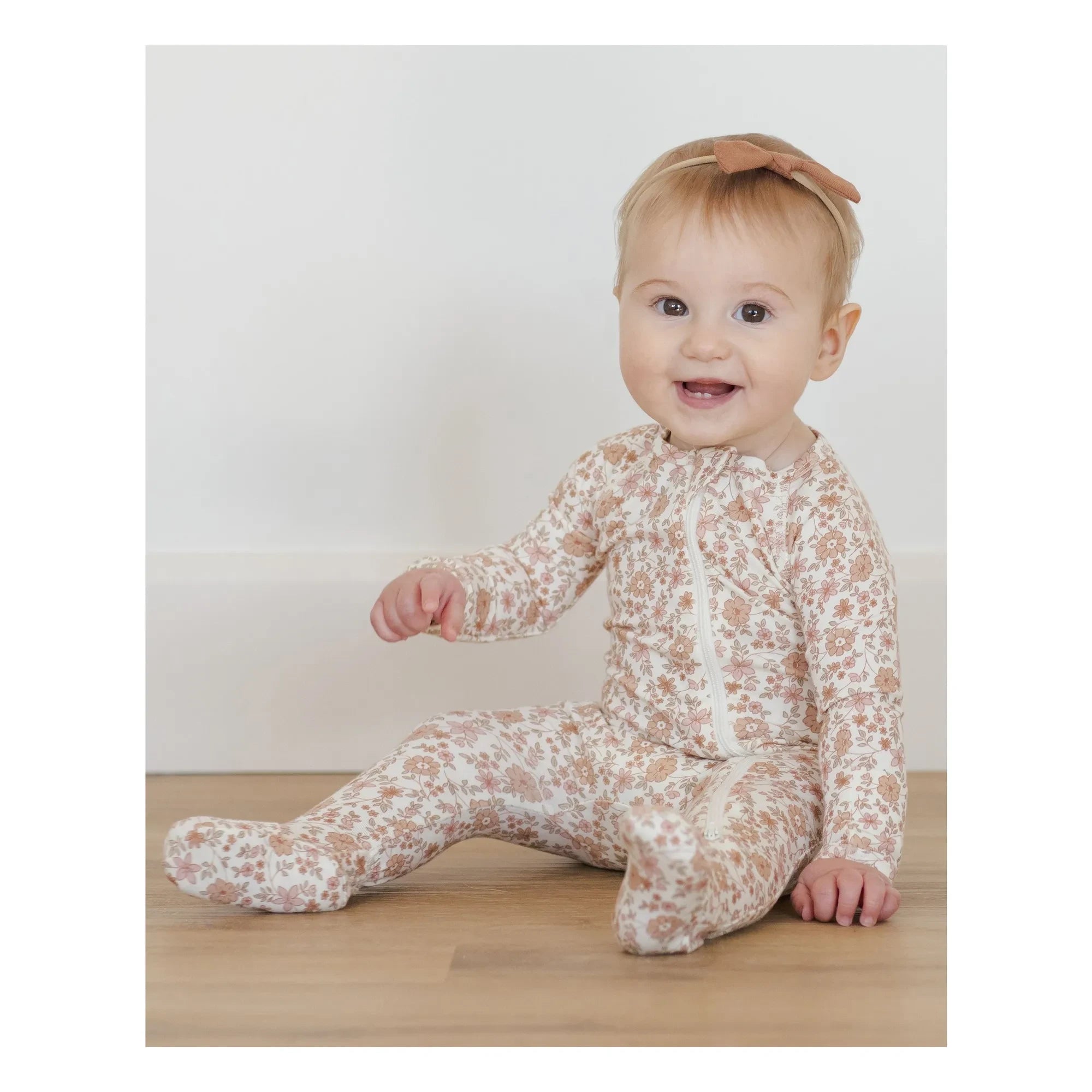 Quincy Mae - Mono con Patucos de Algodón Orgánico Estampado Floral | Marfil