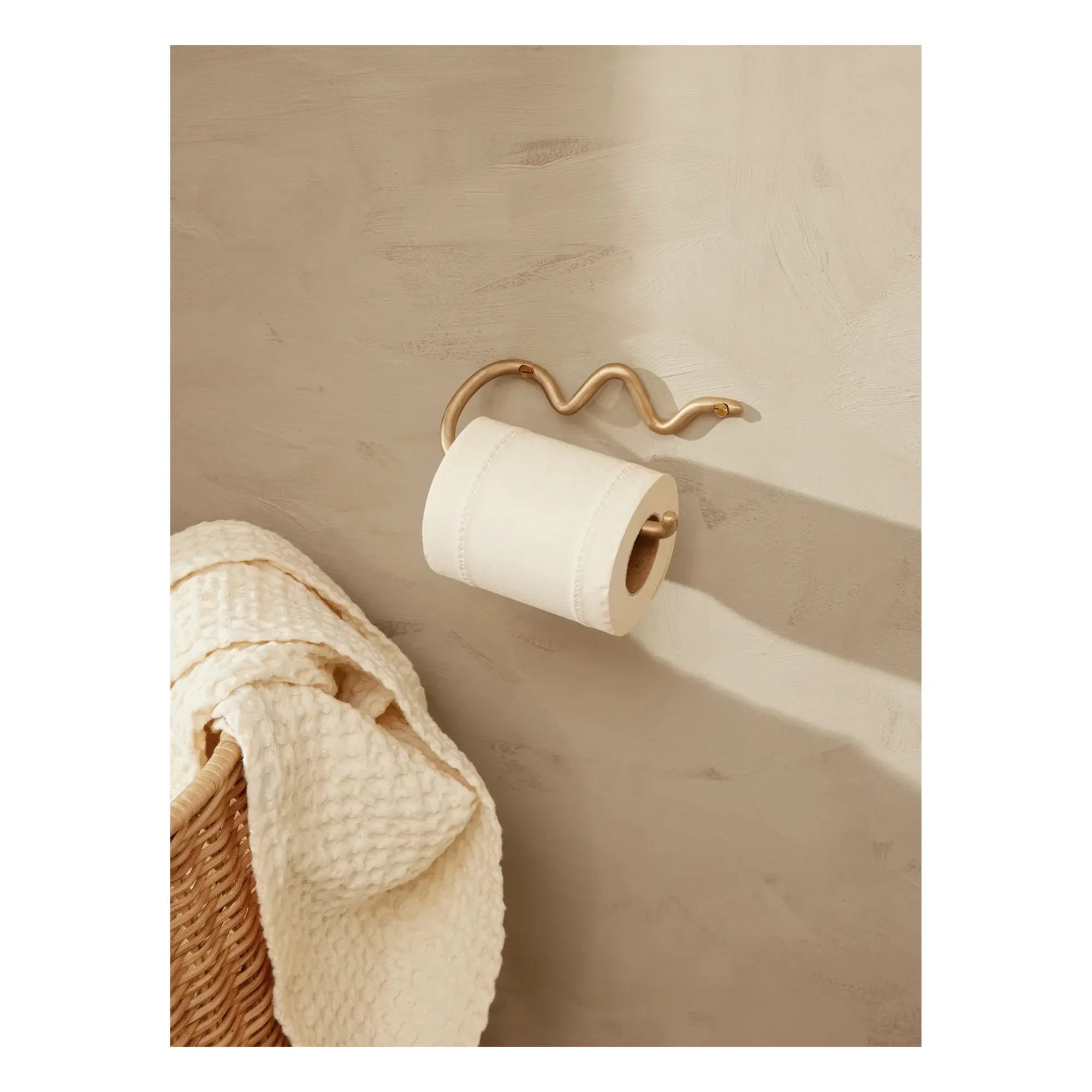 Ferm Living - Portarrollos curvo | Latón