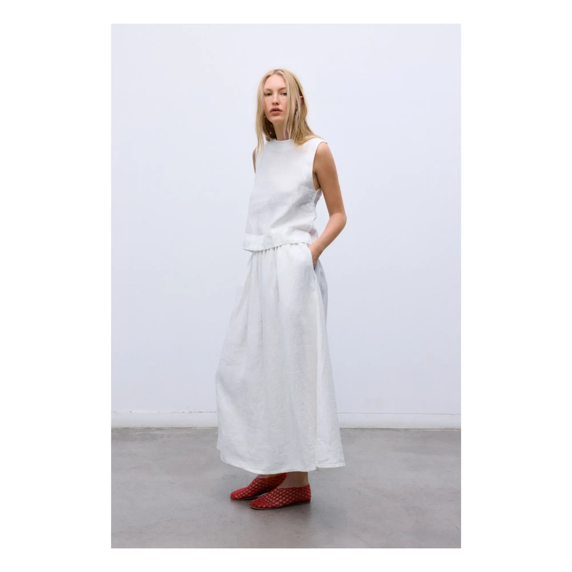 the new society - Melissa Falda Keten | Blanco