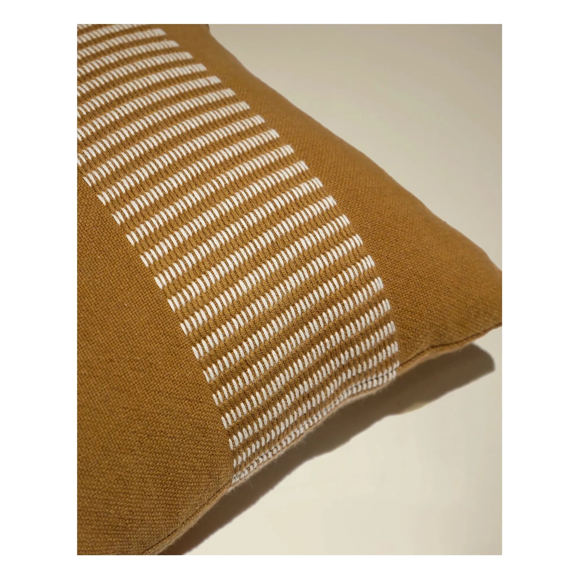 Maison Sarah Lavoine - Cojín Passage | Ocre