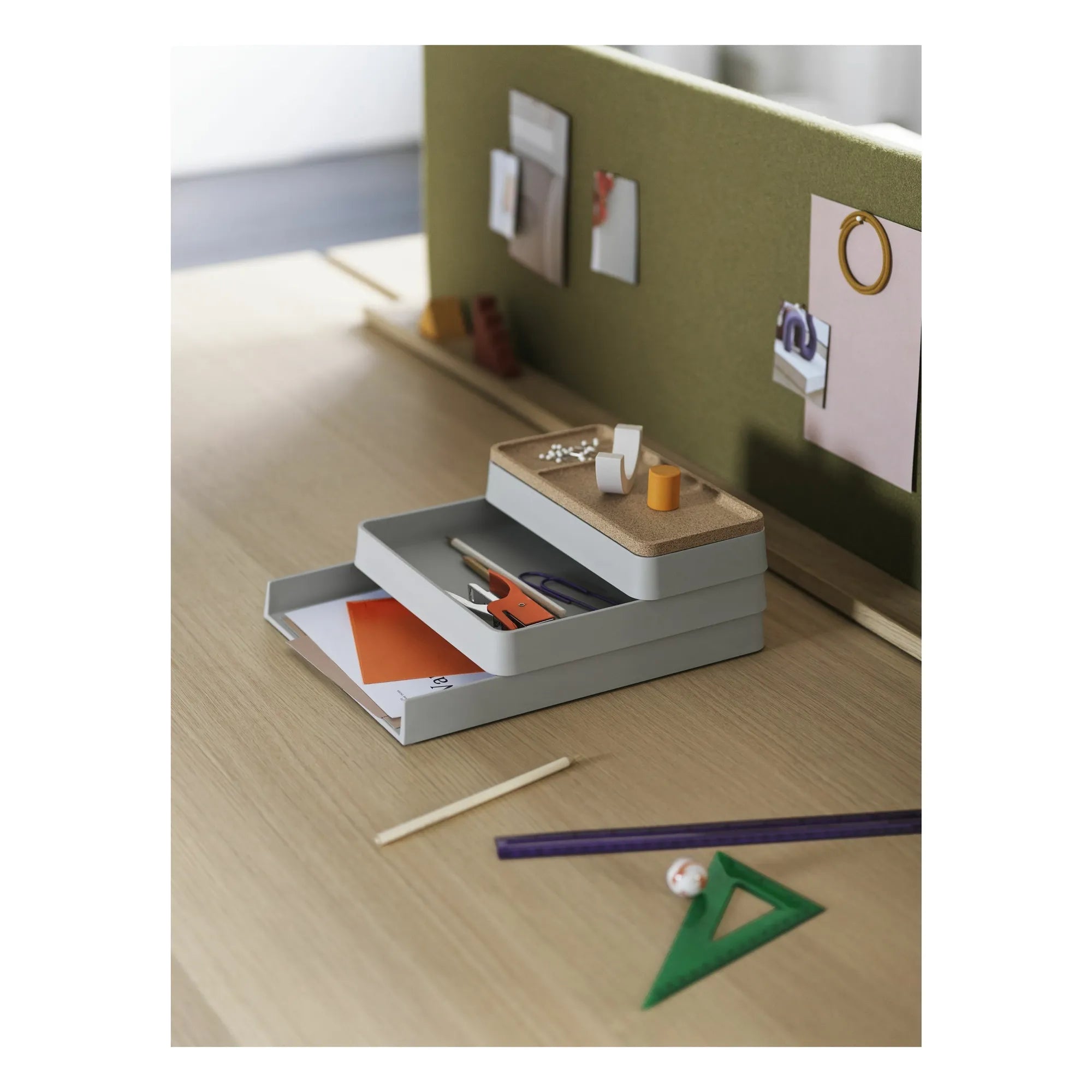 Muuto - Almacenamiento de escritorio organizable | Gris