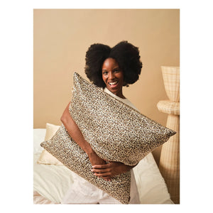 Emily's Pillow - Funda de almohada de seda de morera con estampado de leopardo