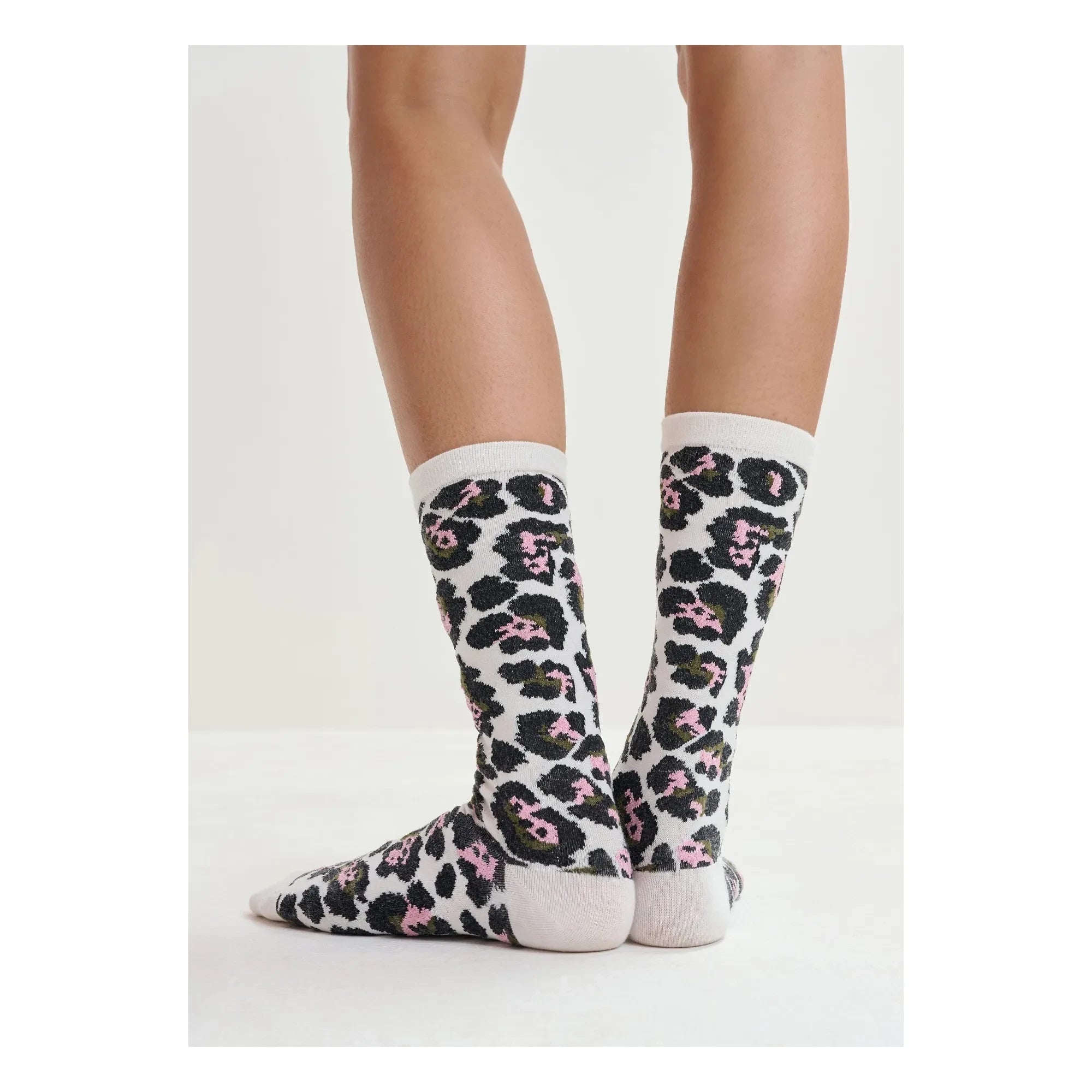 Essentiel Antwerp - Calcetines Jimz Leopard | Blanco