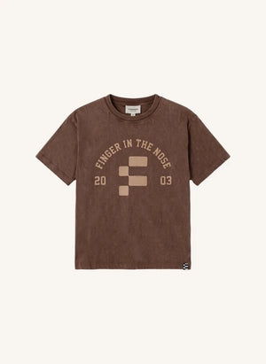 Finger in the nose - King Finger 2003 Camiseta de Algodón Orgánico | Chocolate