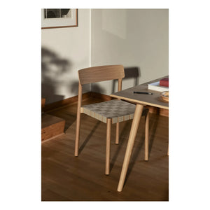 & Tradition - Silla con base de madera Betty TK1
