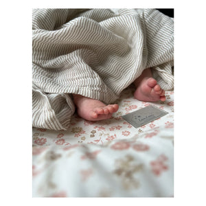 Cam Cam - Arrullo de muselina con rayas | Camel