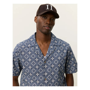 Les Deux - Camisa de manga corta de algodón orgánico Lukas Arabesque | Azul