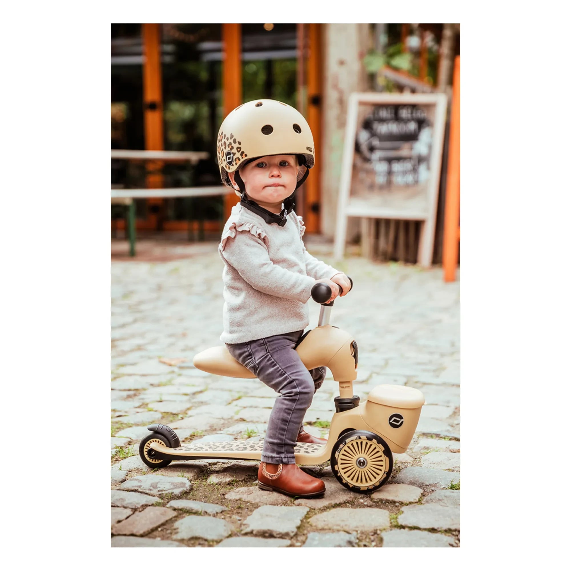 Scoot & Ride - Patinete 2 en 1 Leopardo