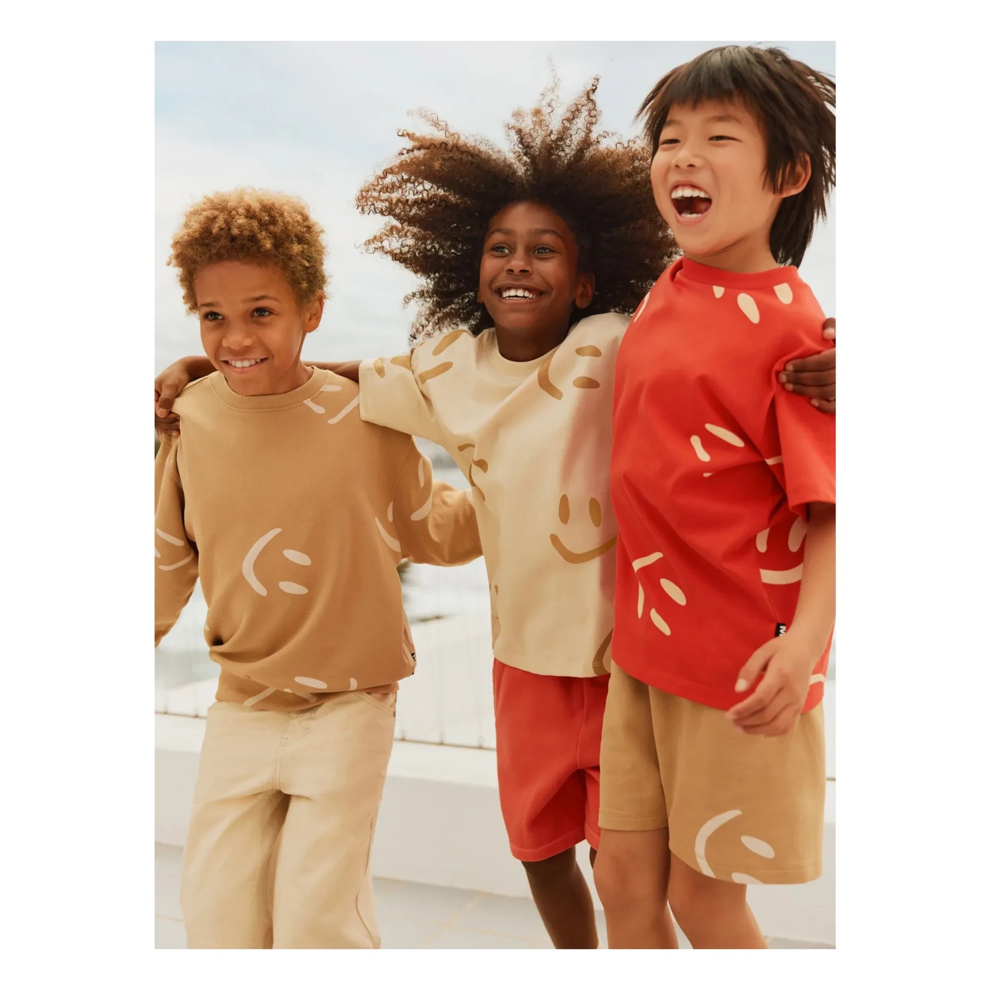 Molo - Camiseta de algodón orgánico Riley Smiles | Beige