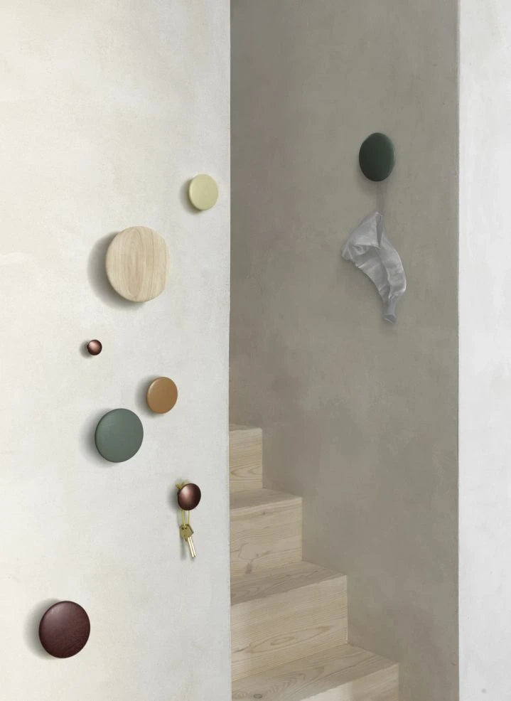 Muuto - "The Dots" Percha para abrigos | Burdeos