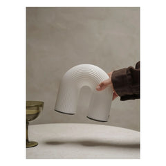 Ferm Living - Lámpara de mesa portátil Vuelta | Blanca