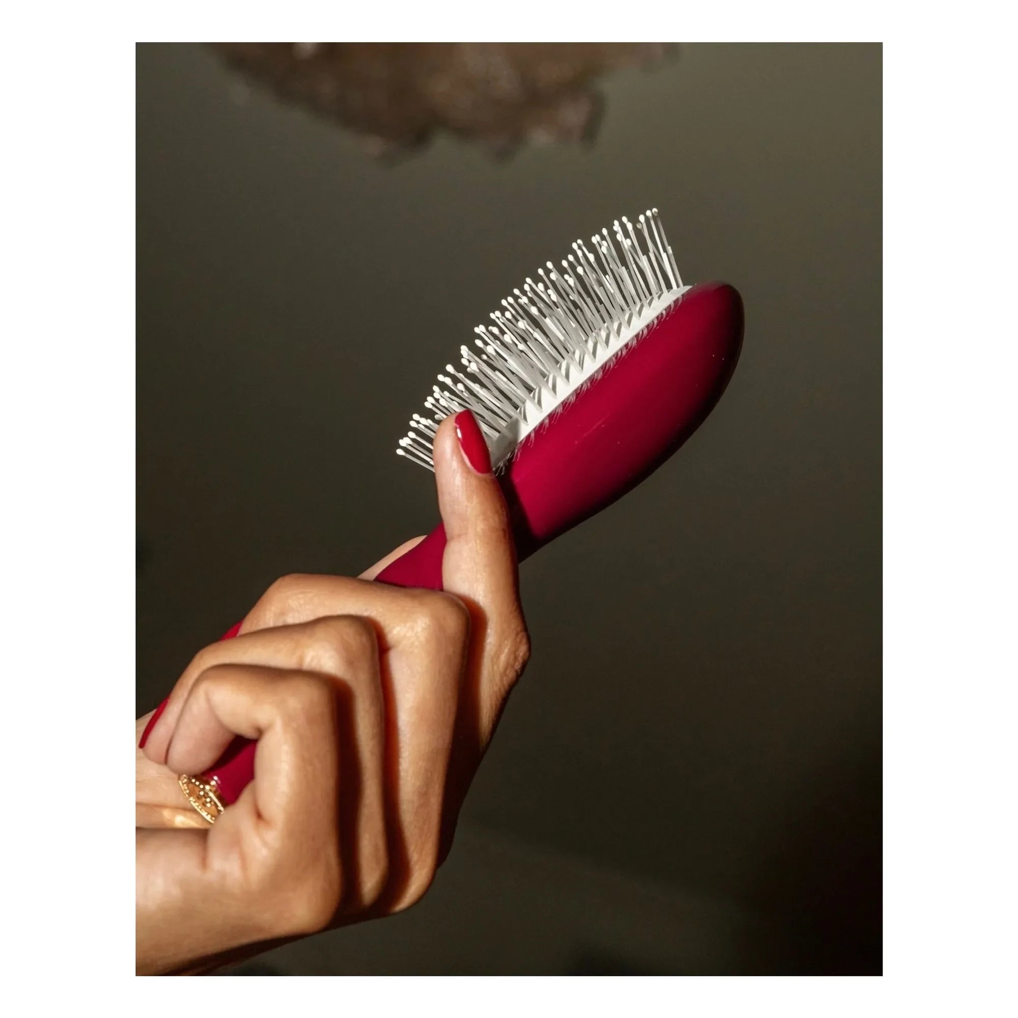 La Bonne Brosse - La Petite Brosse La Miracle N°4 - Desenredante y Revitalizante | Rojo cereza