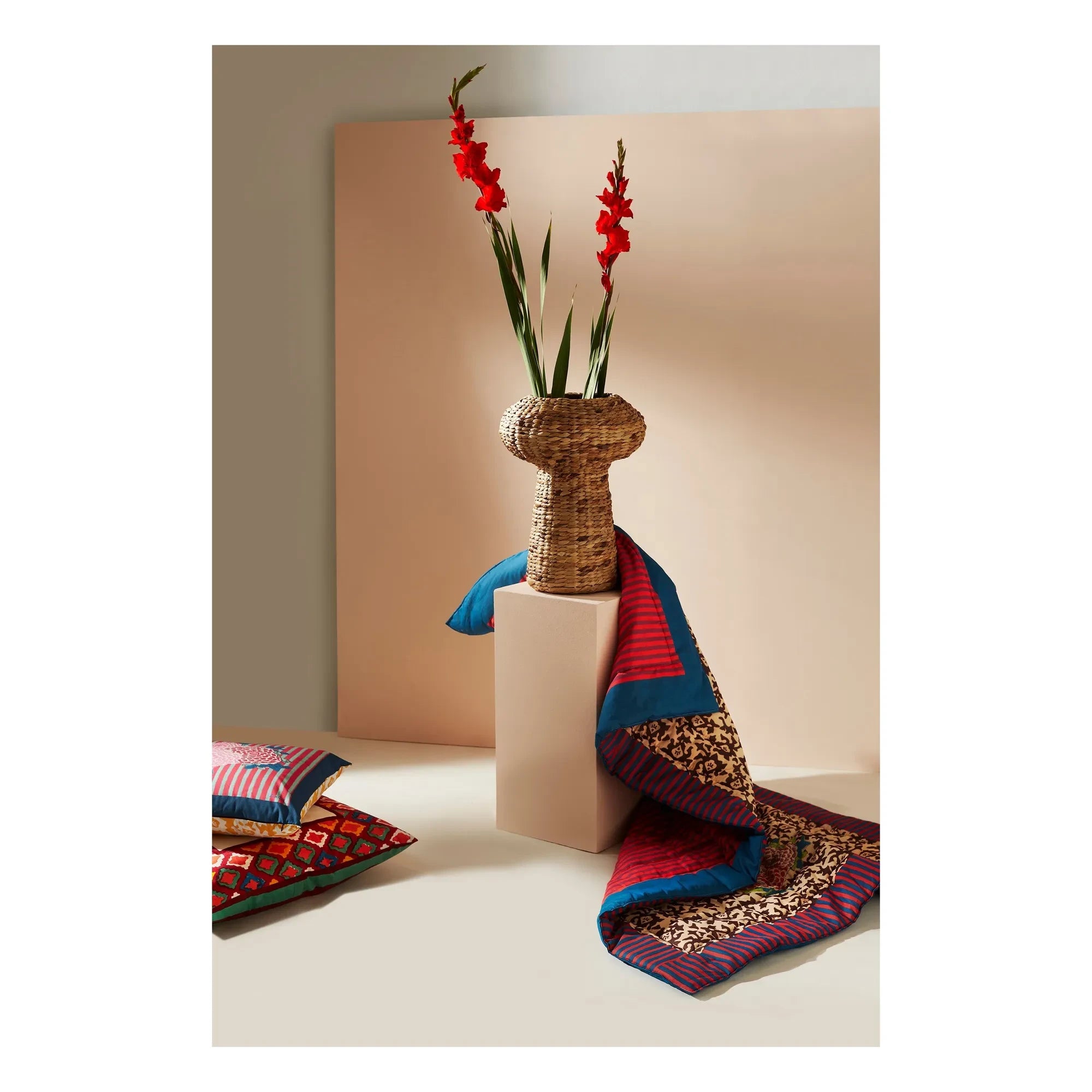 Lisa Corti - Funda de cojín Arabesque Corolla | Amarillo