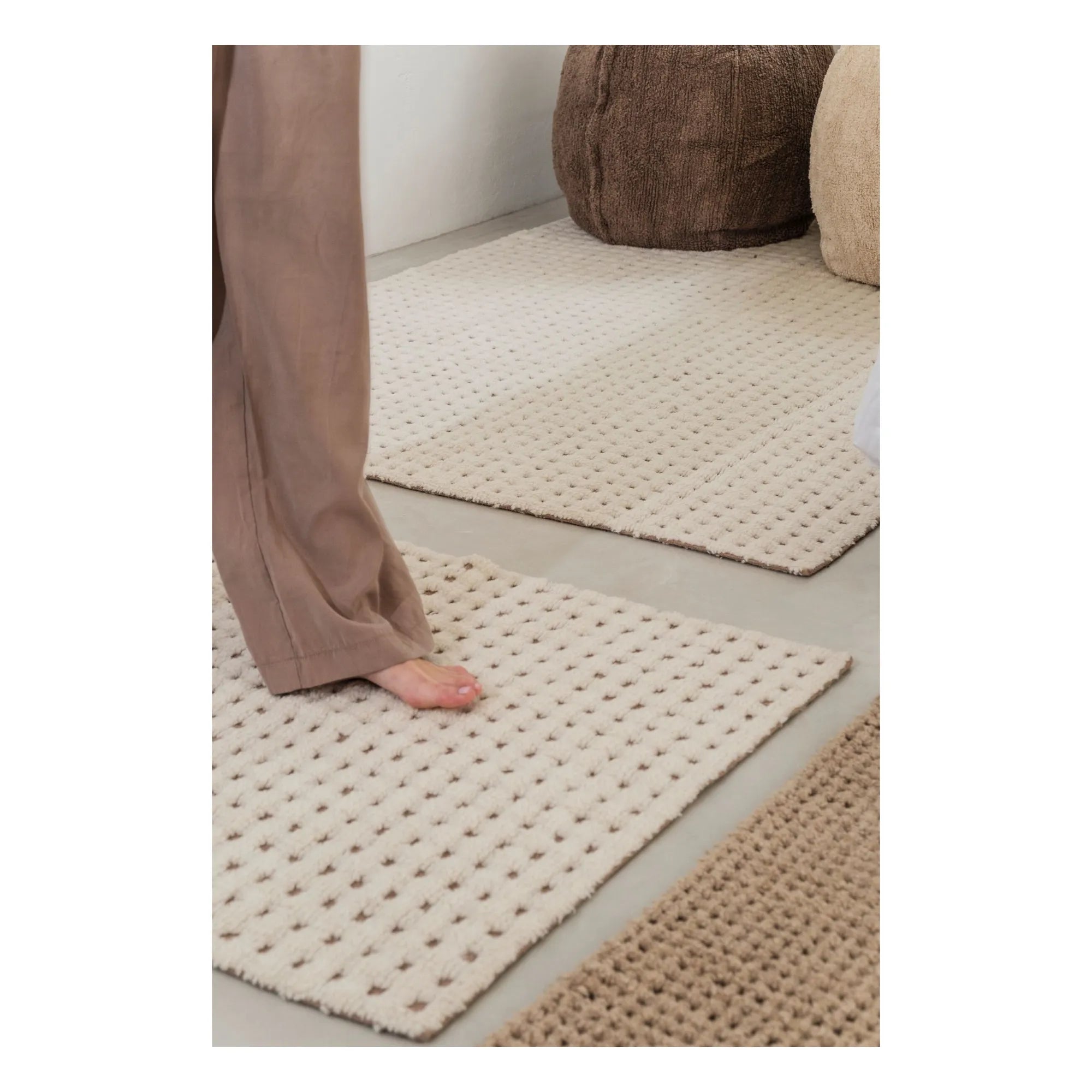 Lorena Canals - Alfombra desvelada | Crudo