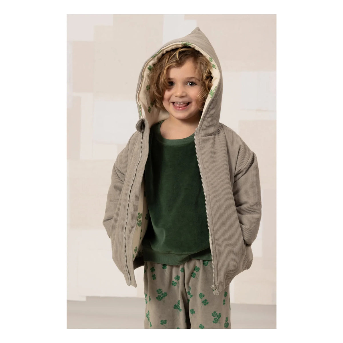 Studio Bohème - Frio Shamrock Abrigo de Pana de Fibra Reciclada | Gris