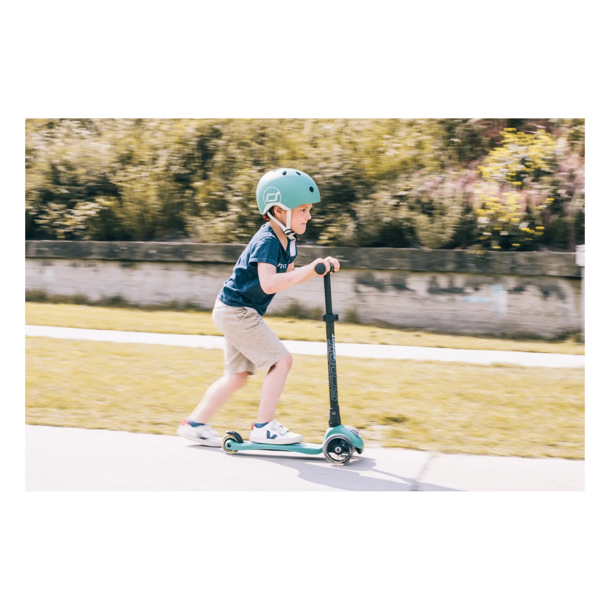 Patinete Highwaykick 3 LED de Scoot & Ride | Verde cromado