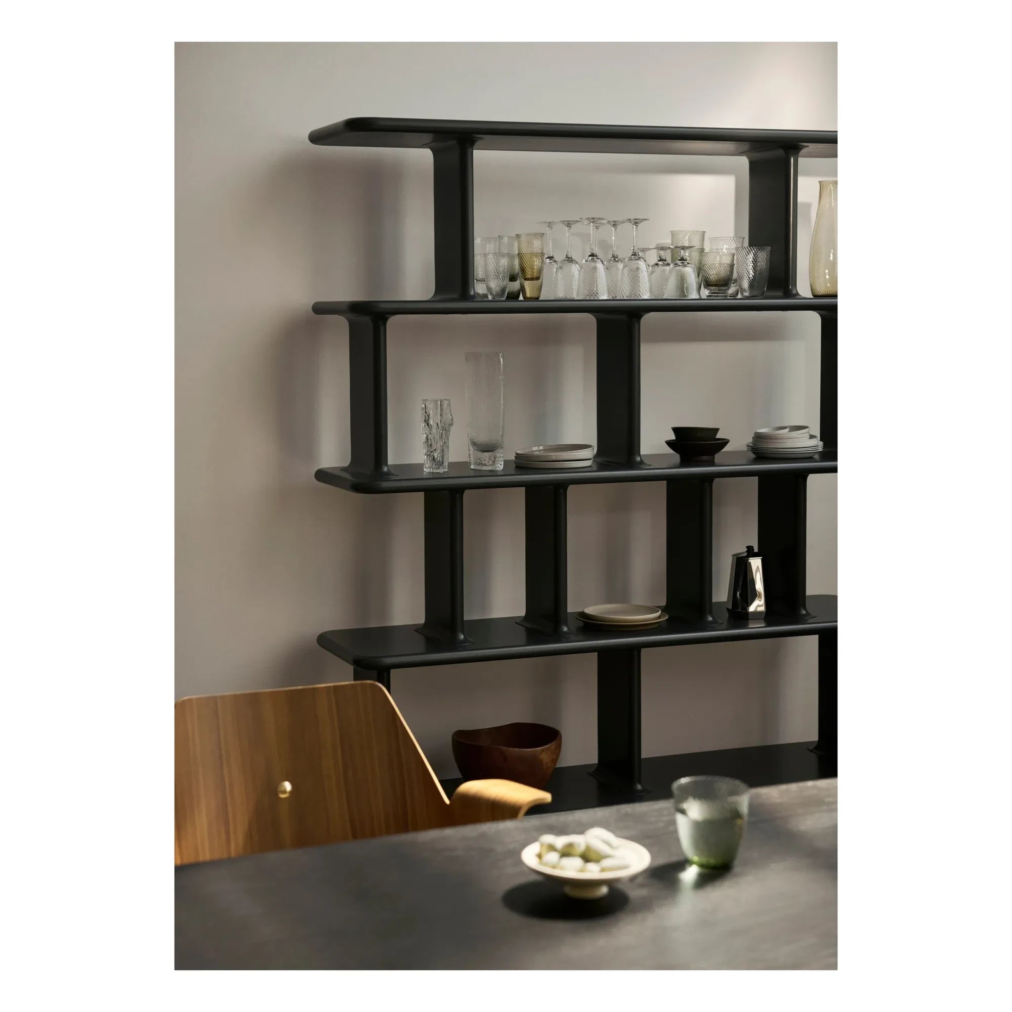 & Tradition - RFH RD7 silla, Robin Day | Gris claro