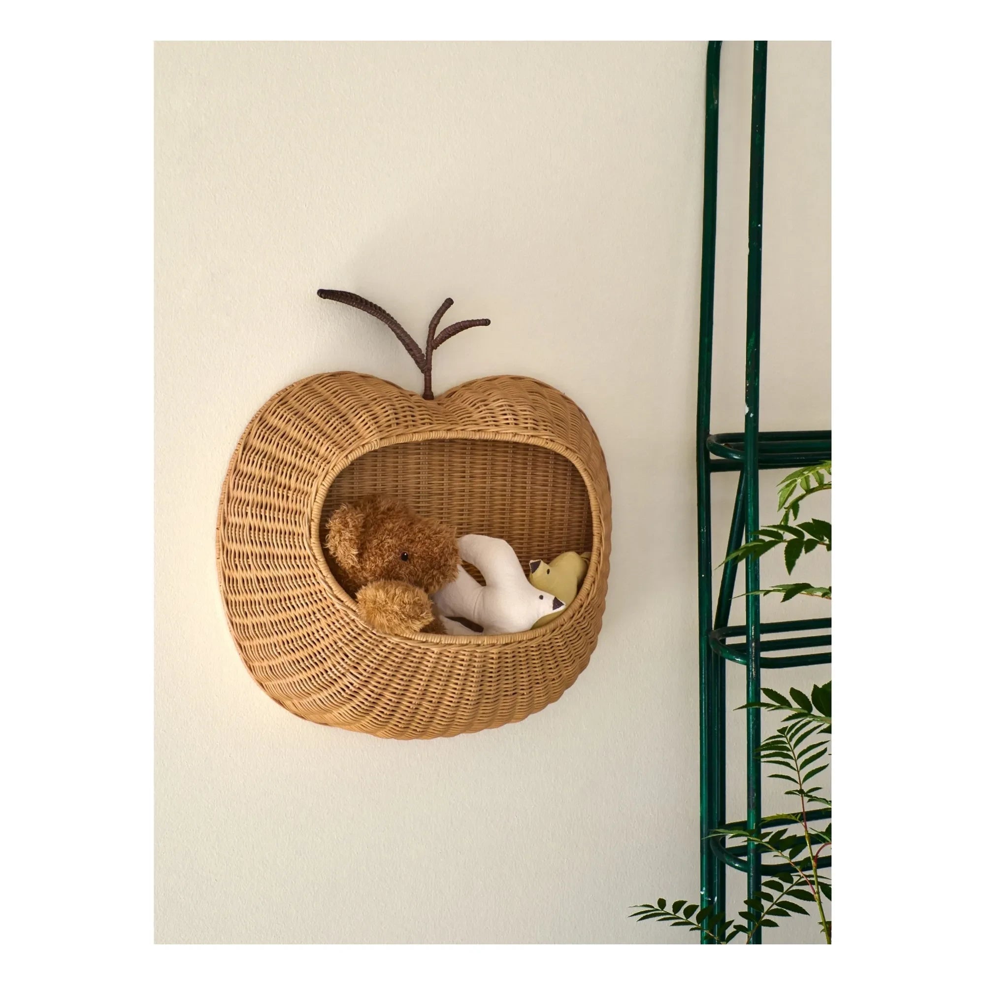 Ferm Living Kids - Cesta de pared de manzana