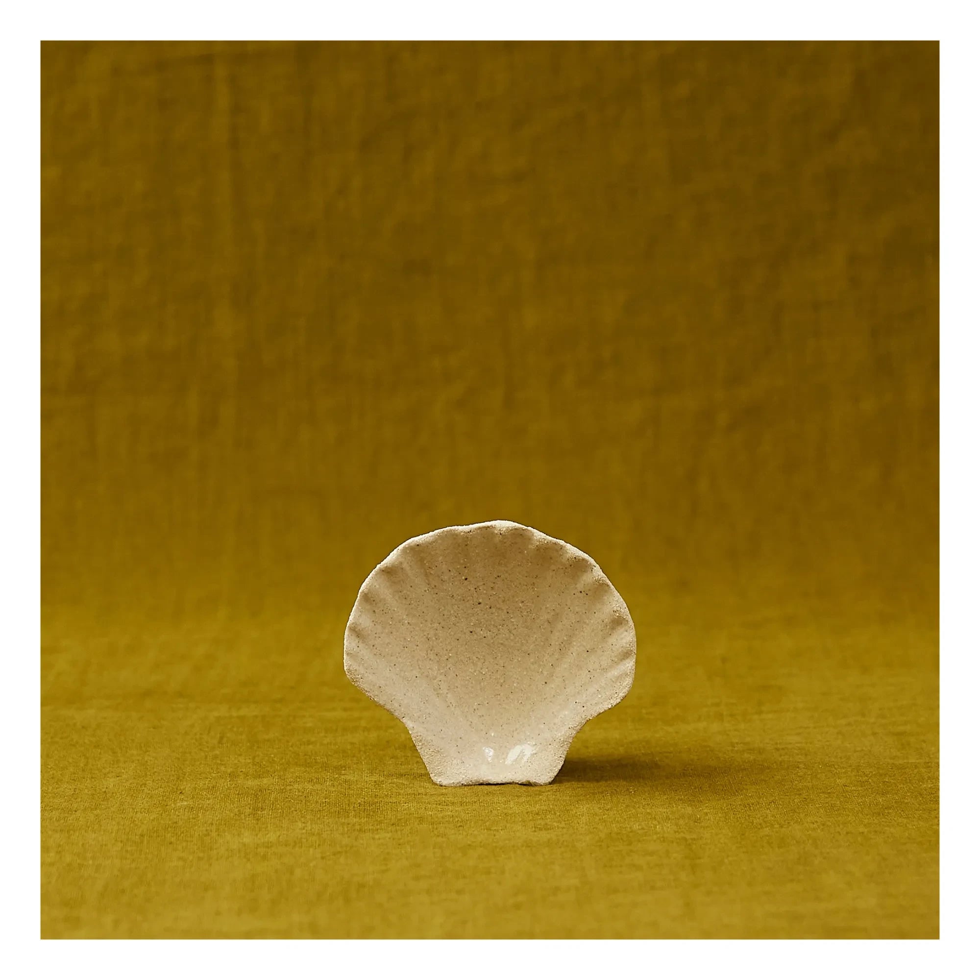 Léa Baldassari - Objeto de Piedra | Crema